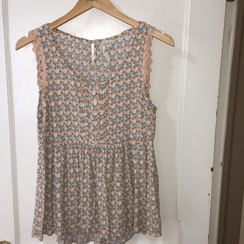 LC Sleeveless Floral Print Top size Medium